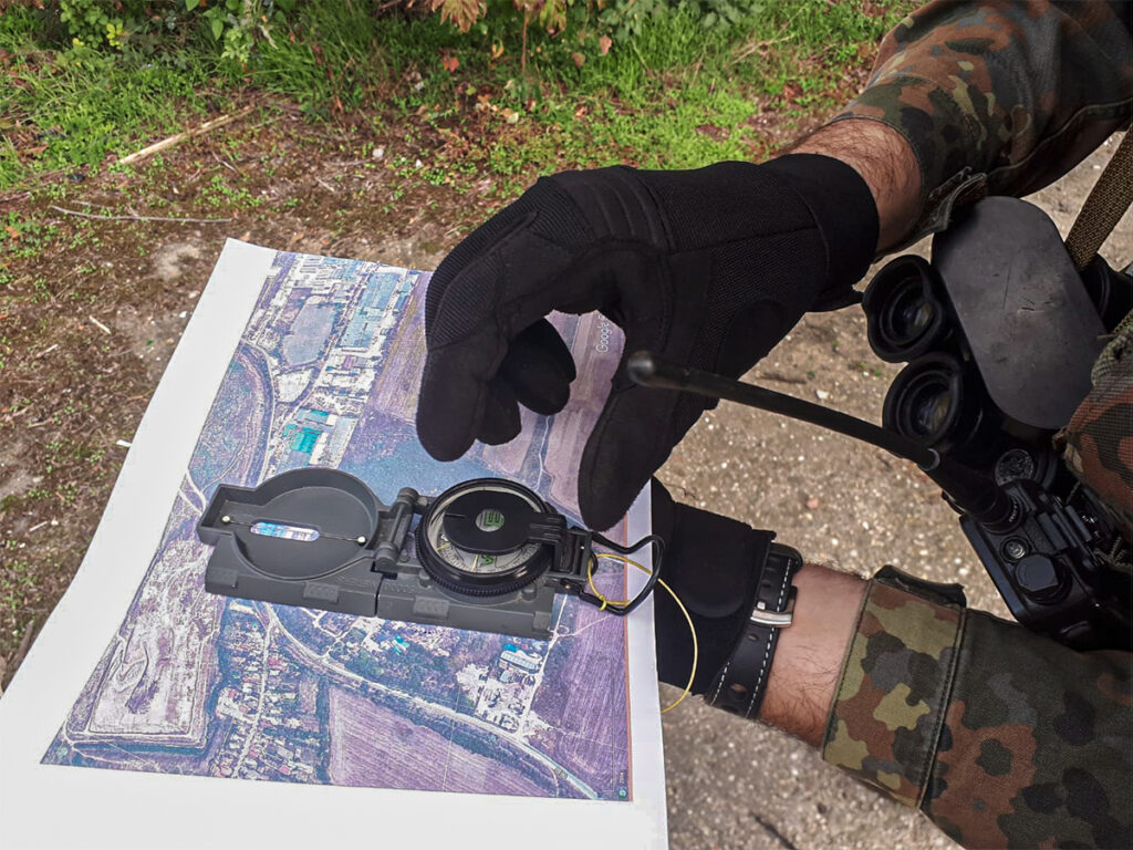 tehnici si tactici de navigare harta si busola taste v3